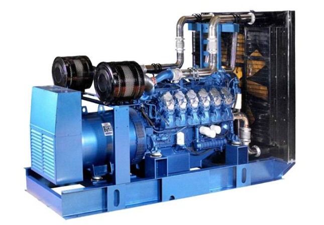 新乡康明斯30kw小型柴油二手发电机组 新乡康明斯30kw小型柴油二手发电机组